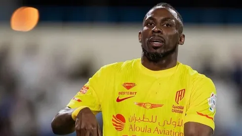 Julián Quiñones convirtió un hat-trick en Arabia Saudita
