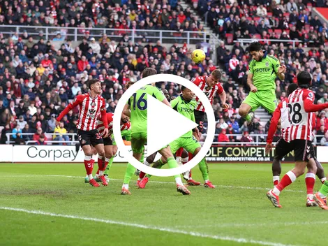 Raul Jiménez anota golazo de cabeza con el Fulham contra el Sunderland