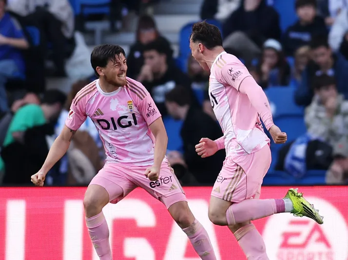 Federico Viñas se luce con doblete con el Real Oviedo