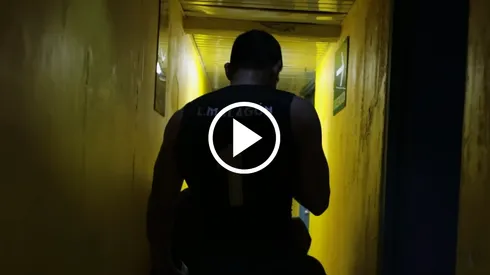 Rodolfo Cota portó debajo la playera de Malagón.