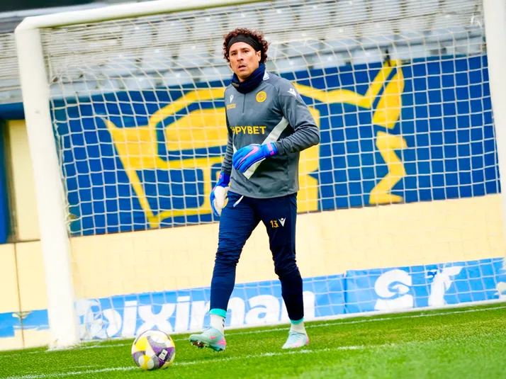 Se revela por qué Guillermo Ochoa no fue convocado con el AEL Limassol