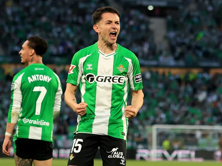 Álvaro Fidalgo borrado en el partido Athletic de Bilbao vs Real Betis