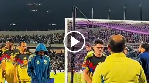 Jugadores del América salieron molestos del Clásico.