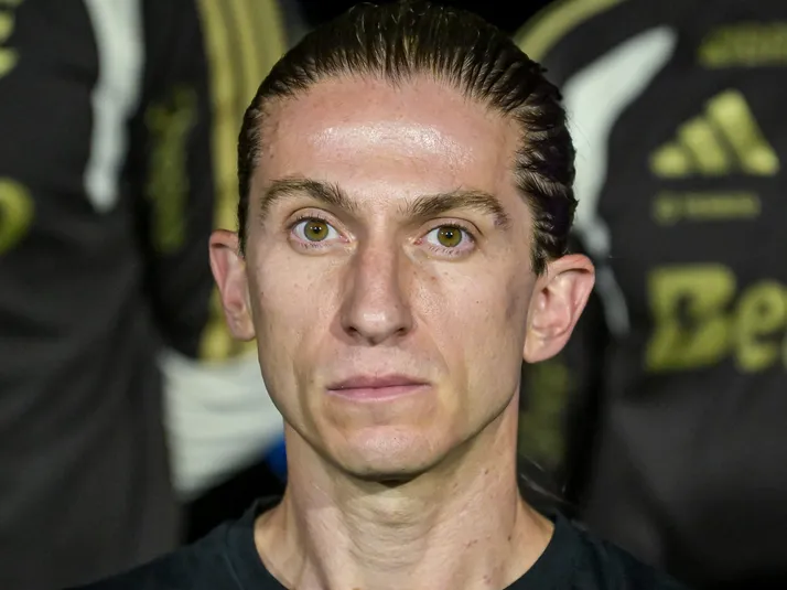 América recibe respuesta de Filipe Luis para reemplazar a André Jardine