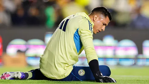 Malagón sorprende al compartir imagen de su cirugía.