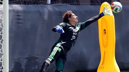 Guillermo Ochoa ha sorprendido a propios y extraños con su estado de forma.