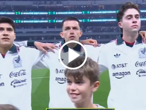 Así cantó el himno nacional de México Álvaro Fidalgo frente a Portugal