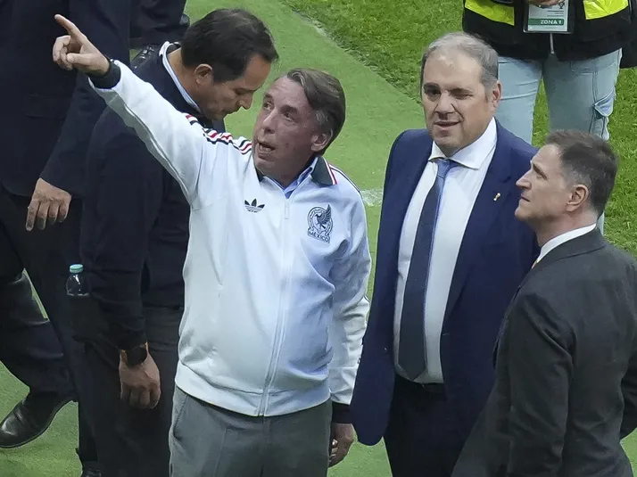 Emilio Azcárraga furioso por la remodelación del Estadio Azteca