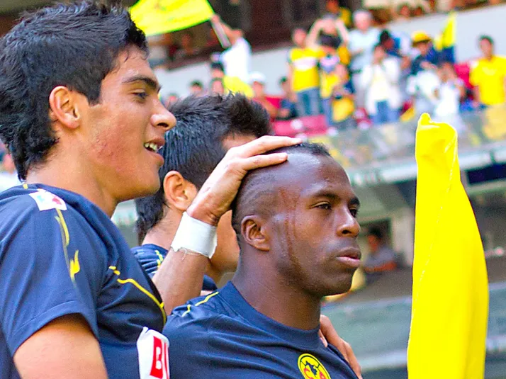 La curiosa anécdota entre Raúl Jiménez y Chucho Benítez que pocos en América conocían