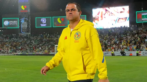 TORREON, MEXICO – APRIL 4: Aldo Lopez of Santos (C) lies on the ground after being injured during the 13th round match between Santos Laguna and America as part of the Torneo Clausura 2026 Liga MX at Corona Stadium on April 4, 2026 in Torreon, Mexico. (Photo by Manuel Guadarrama/Getty Images)