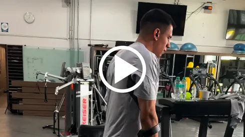 Luis Ángel Malagón ya está de nuevo en Coapa para su recuperación.