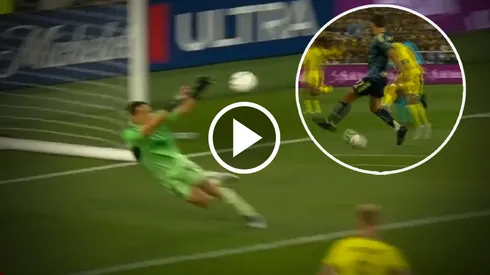 Rodolfo Cota estuvo bastante atento en el fondo, para evitar la caída del arco azulcrema.