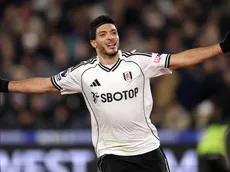 La drástica decisión de Fulham que aleja a Raúl Jiménez de Coapa