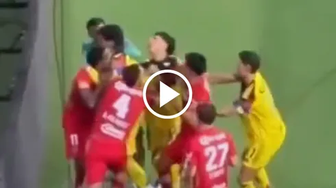 Zendejas también fue agredido por Bruno Méndez.