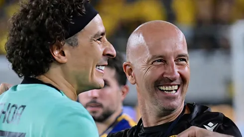 Mario Capece, entrenador de porteros del AEL Limassol, nos dio su punto de vista sobre la actualidad de Guillermo Ochoa.