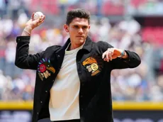 ¡Ni en el béisbol lo perdonan! Israel Reyes es abucheado en el Padres vs. Diamondbacks