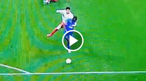 Emilio Lara duró solo unos segundos en el campo.