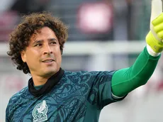 ¿Se retira? Fabrizio Romano revela el futuro de Guillermo Ochoa