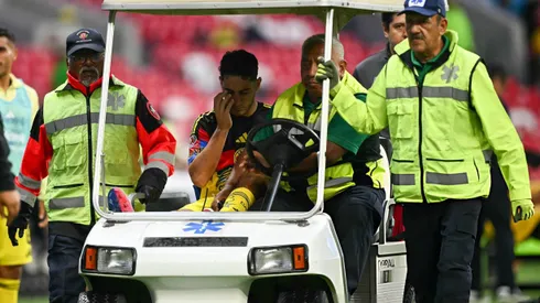 Sebastián Cáceres terminó bastante lastimado en este partido.