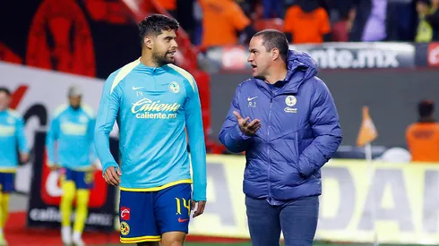 Jardine ya se decidió y va sin Araujo, pero con dupla de la cantera.