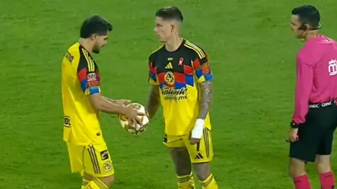 Brian cedió el penal a Henry.