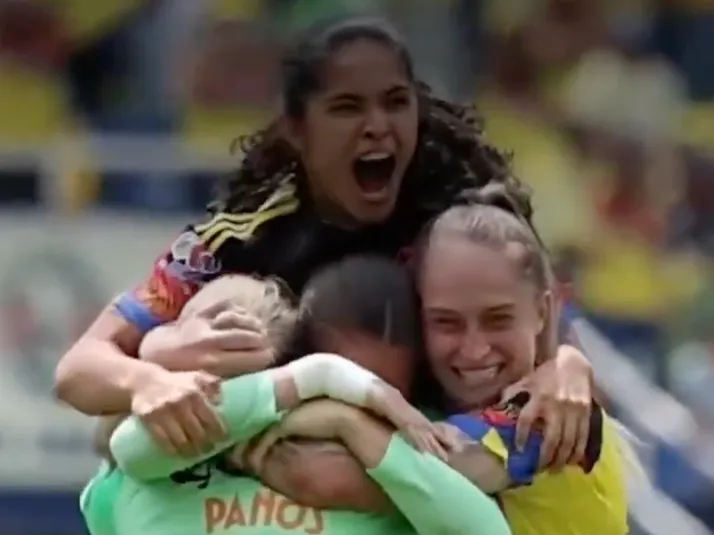 Del legado al futuro: El significado que tendría el abrazo entre Sandra Paños e Itzel Velasco