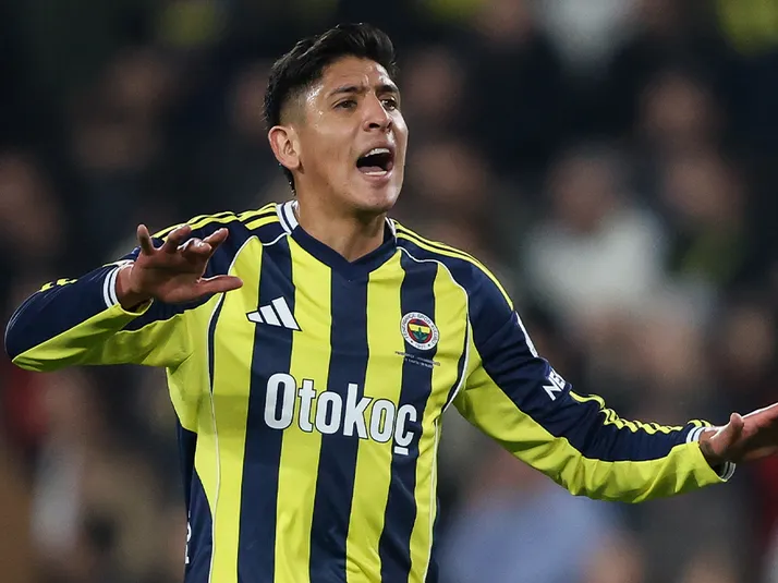 Fenerbahce toma decisión final del futuro de Edson Álvarez en el club