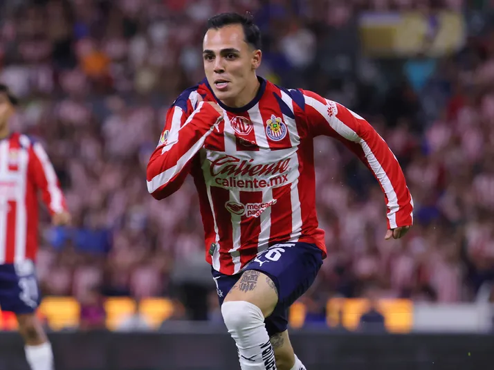 Hugo Camberos, jugador de Chivas suena como opción de refuerzo para el Club América