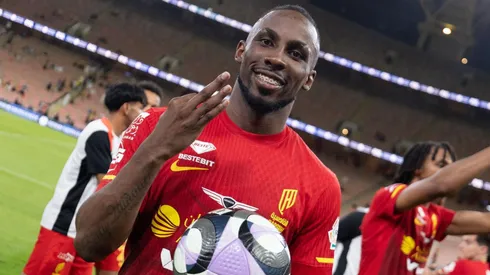 Quiñones recibió otra gran noticia en Arabia tras consagrarse como goleador