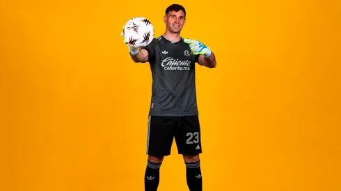 Así luciría Emiliano Martínez como nuevo portero del Club América.