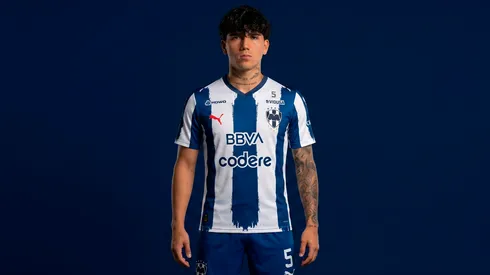 Así luciría Kevin Álvarez con la camiseta de Rayados de Monterrey.