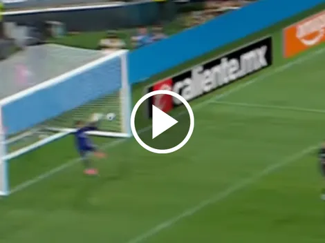 La impresionante atajada de Guillermo Ochoa en su regreso al Tri