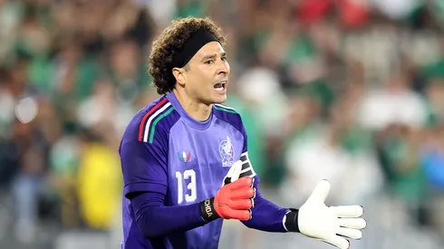 Memo Ochoa sigue siendo opción para el arco del Tri con 40 años.