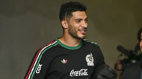 Raúl Jiménez se prepara para ser el delantero titular de la Selección Mexicana.