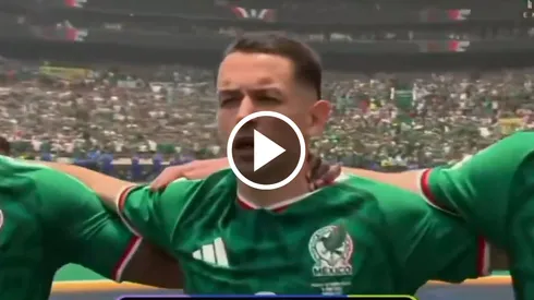 Fidalgo sorprendió cantando a todo pulmón el himno nacional.