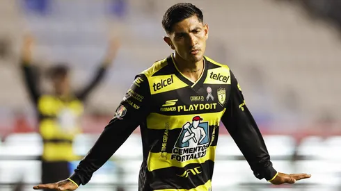 PACHUCA, MEXICO – APRIL 11: Victor Guzman of Pachuca celebrates after scoring the second goal of his team during the 14th round match between Pachuca and Santos Laguna as part of the Torneo Clausura 2026 Liga MX at Hidalgo Stadium on April 11, 2026 in Pachuca, Mexico. (Photo by Rodrigo Oropeza/Getty Images)