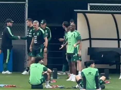 Con una sonrisa por delante: Julián Quiñones lidera el buen ambiente en la Selección Mexicana