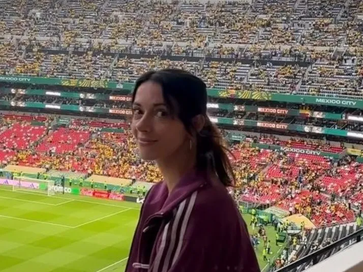 Afición de América Femenil intenta convencer a Aitana Bonmatí de firmar con el primer equipo