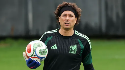 Ochoa apunta a la titularidad frente a Chequia.