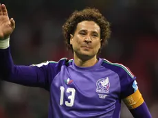 Gianni Infantino, presidente de la FIFA, reconoce a Guillermo Ochoa