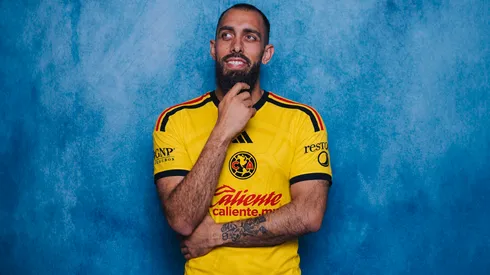Así luciría Borja Iglesias con la nueva camiseta del Club América.