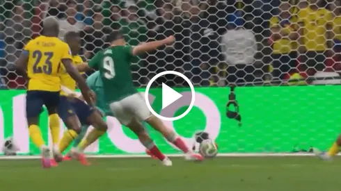 Raúl Jiménez anotó el segundo de México.