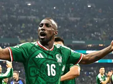 Julián Quiñones manda a callar Moisés Caicedo en el México vs Ecuador
