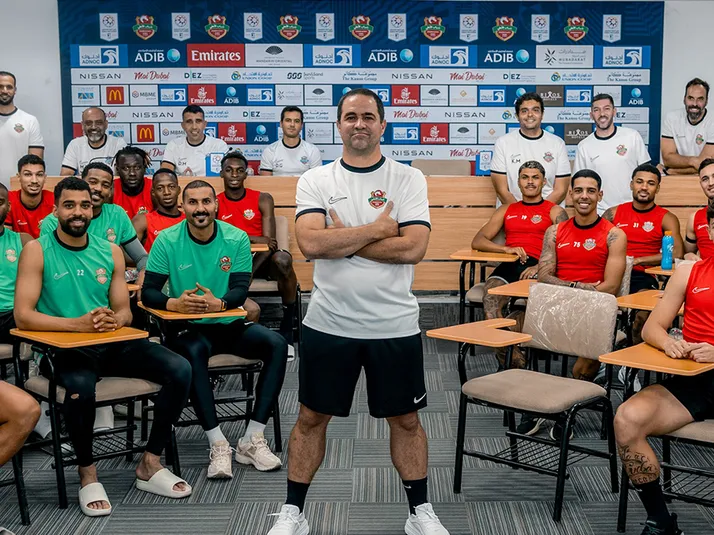 André Jardine presenta a su nuevo cuerpo técnico en Shabab Al Ahli