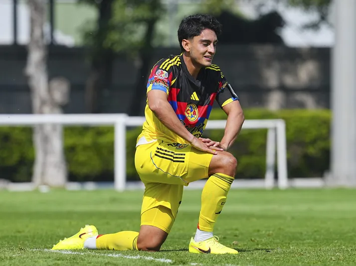 Santiago Naveda es borrado por Guillermo Almada y buscará equipo