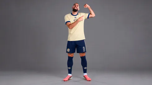 Así luciría Borja Iglesias con el uniforme retro del Club América por su 110 aniversario.