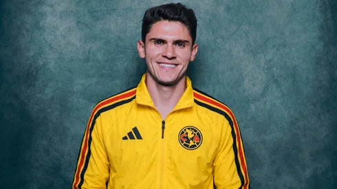 Así luciría Israel Reyes con la nueva chamarra del Club América.