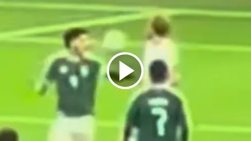 Edson Álvarez y una mala decisión que provocó el gol inglés.
