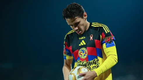 Abandonaría el equipo a una semana del debut.