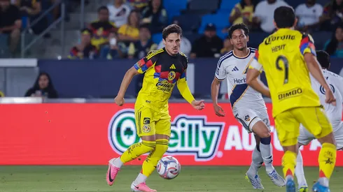Raphael Veiga se alista para tomar una decisión final.